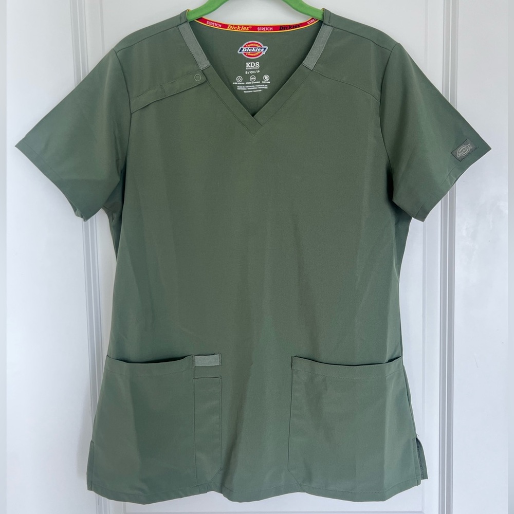 Dickies EDS Essentials V-neck Scrub Top - size small - olive green